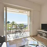 1-br Sea View Luxury Residential With Pool Apartment