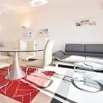 1-br Sea View Luxury Residential With Pool Apartment