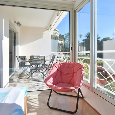 1-br Sea View Luxury Residential With Pool Apartment