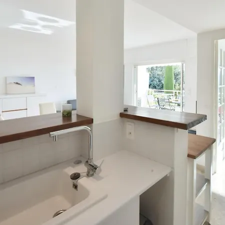 1-br Sea View Luxury Residential With Pool